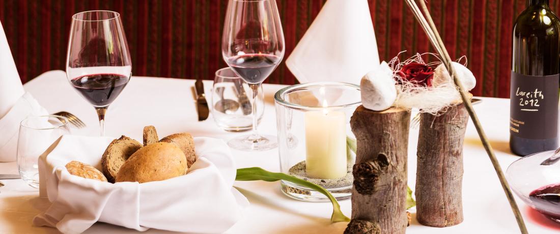 Dekorierter Esstisch